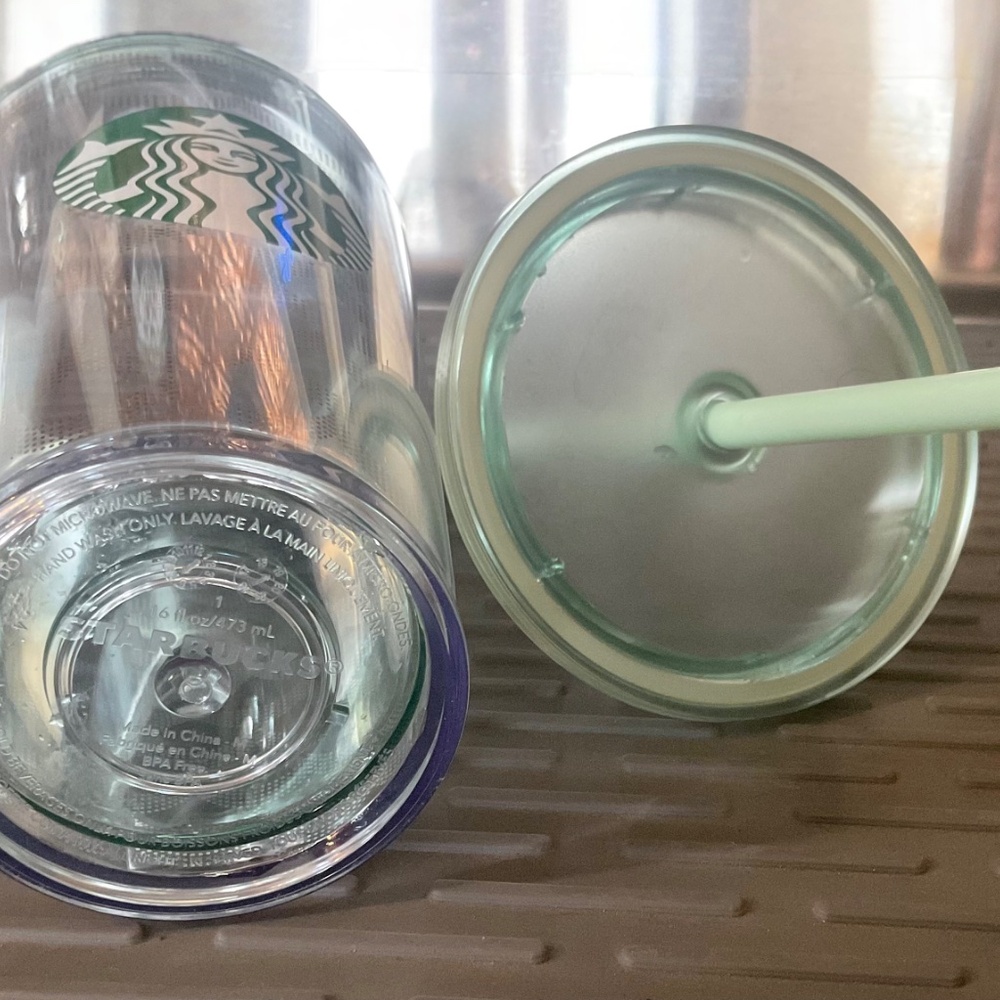 STARBUCKS TUMBLER WITH LID AND STRAW BRAND NEW. RETIRED. - Picture 5 of 5